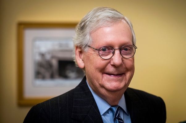 Mitch McConnell freezes at press conference and is escorted away